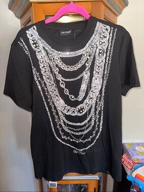 Black Men's Short Sleeve Graphic Tee with Rhinestone Necklace Print